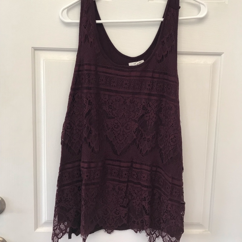 Sleeveless lace top